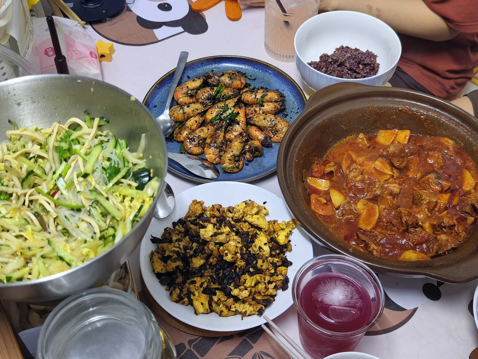 番茄土豆炖牛腩家常一桌